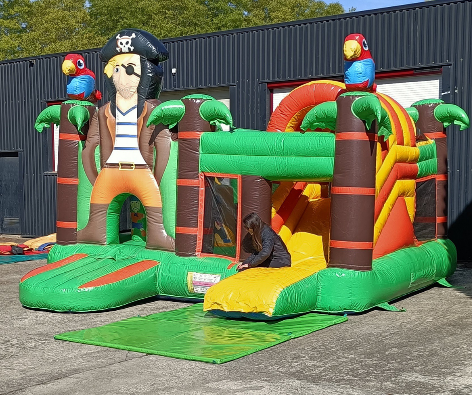 Château gonflable Pirate – 6m x 7m