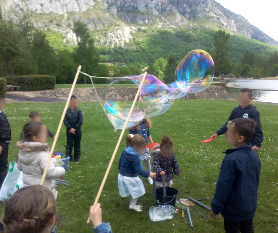 Animation Bulles de savon géantes - Kid Anim - Agence event Occitanie